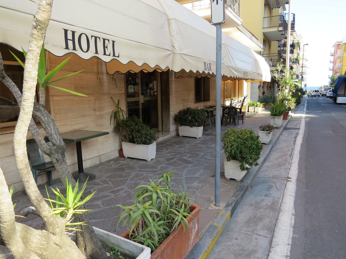 Hotel Fortuna San Bartolomeo Al Mare Eksteriør bilde